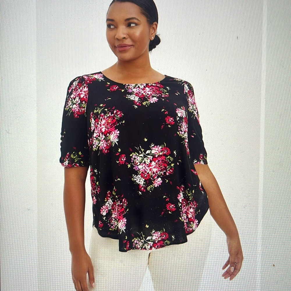 Torrid Crepe Ruched Sleeve Blouse- Size 3X
